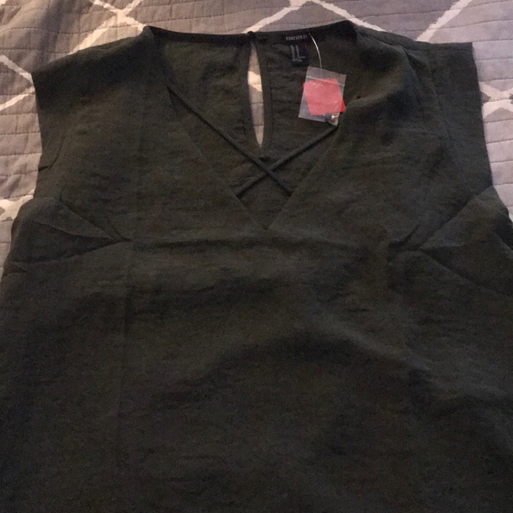 Forever 21 v neck sleeveless top